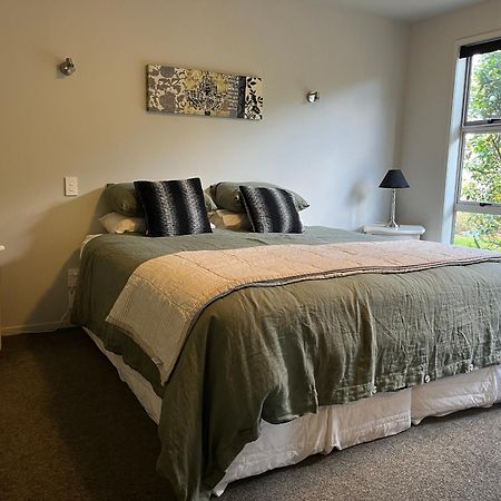 Lavender Hill Bed & Breakfast Riverhead Exterior foto